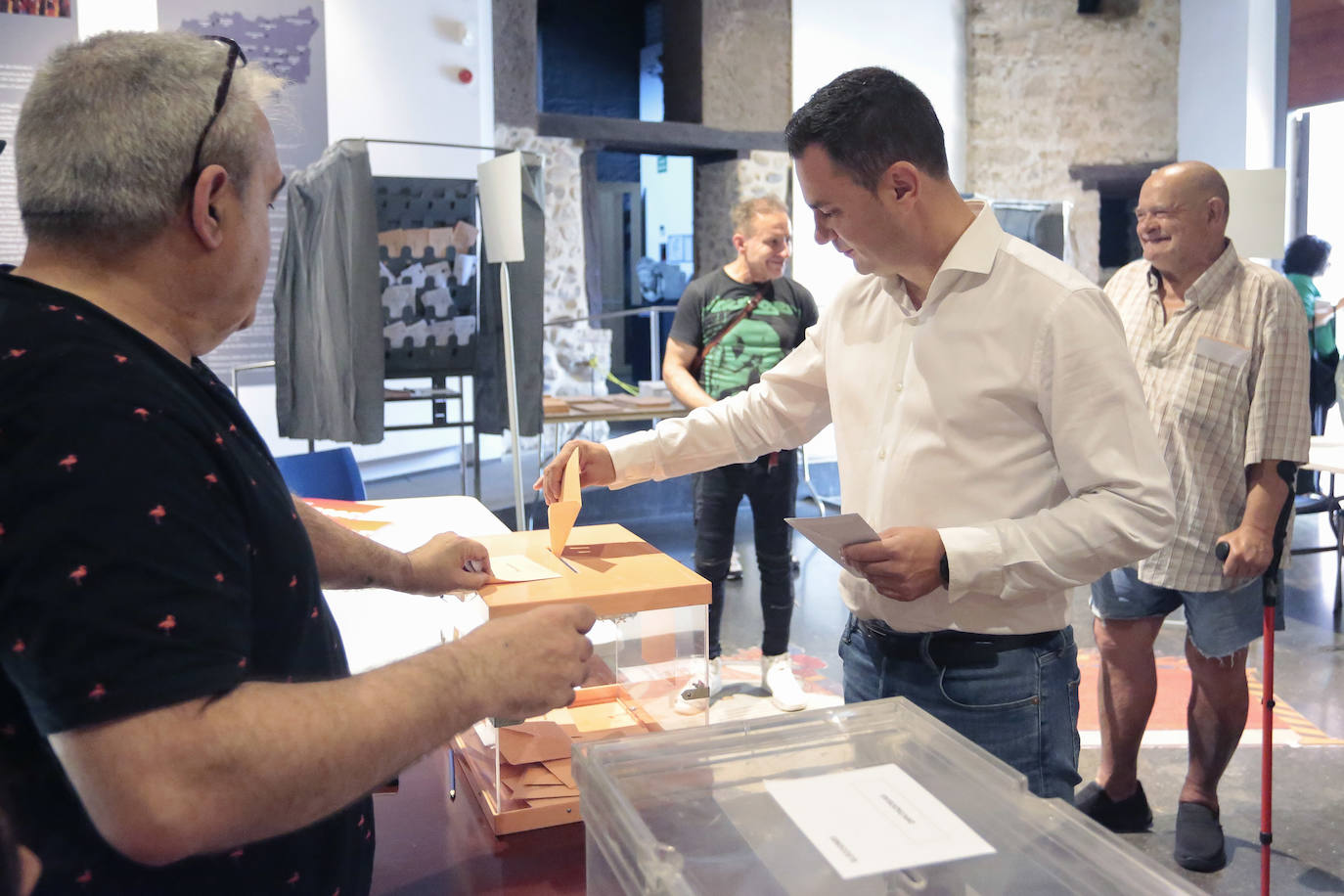 Votación de los candidatos en León