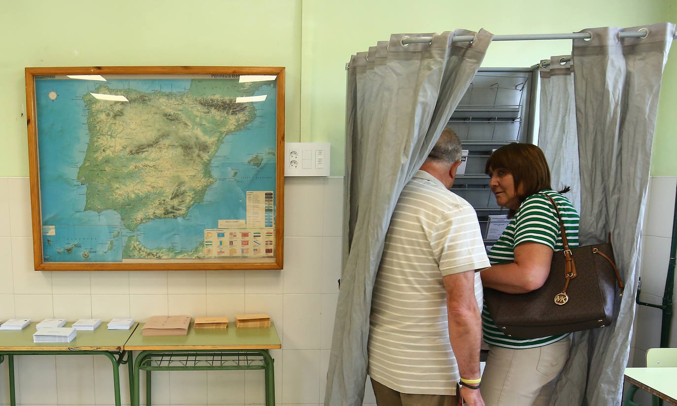 Votaciones a las Cortes Generales en los colegios electorales de Ponferrada