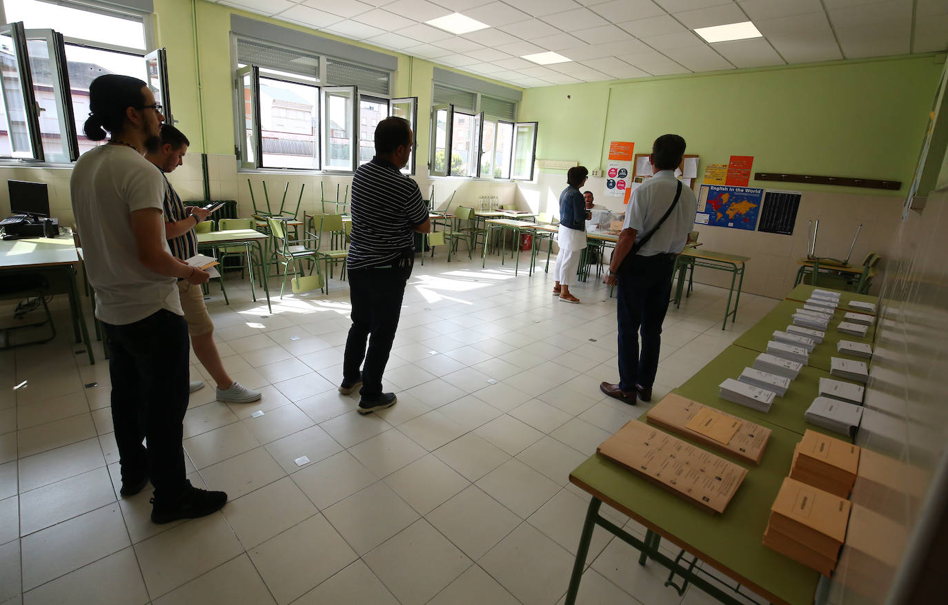 Votaciones a las Cortes Generales en los colegios electorales de Ponferrada