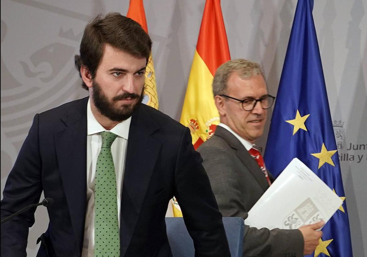 Juan García Gallardo, vicepresidente de la Junta, y Mariano Veganzones, consejero de Industria, Comercio y Empleo.