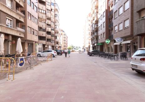 Imagen secundaria 1 - Nadie se pone de acuerdo en Padre Isla: «La gente nos quejamos por todo»