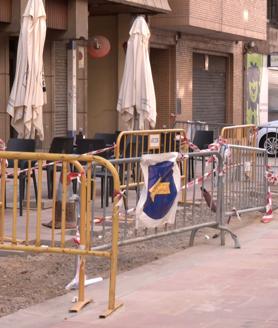 Imagen secundaria 2 - Nadie se pone de acuerdo en Padre Isla: «La gente nos quejamos por todo»