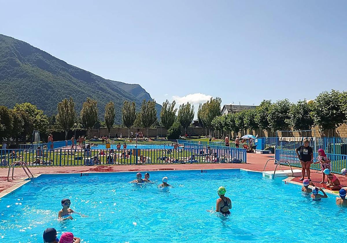Piscina municipal de Villablino.