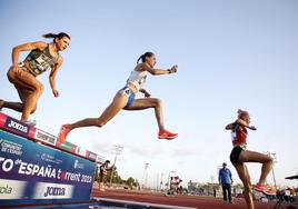 Prueba de los 3.000 obstáculos del campeonato de España de atletismo disputada en la localidad valenciana de Torrent.