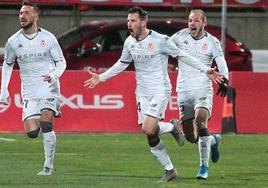 Juen Castañeda celebra el gol del empate ante el Atlético de Madrid.