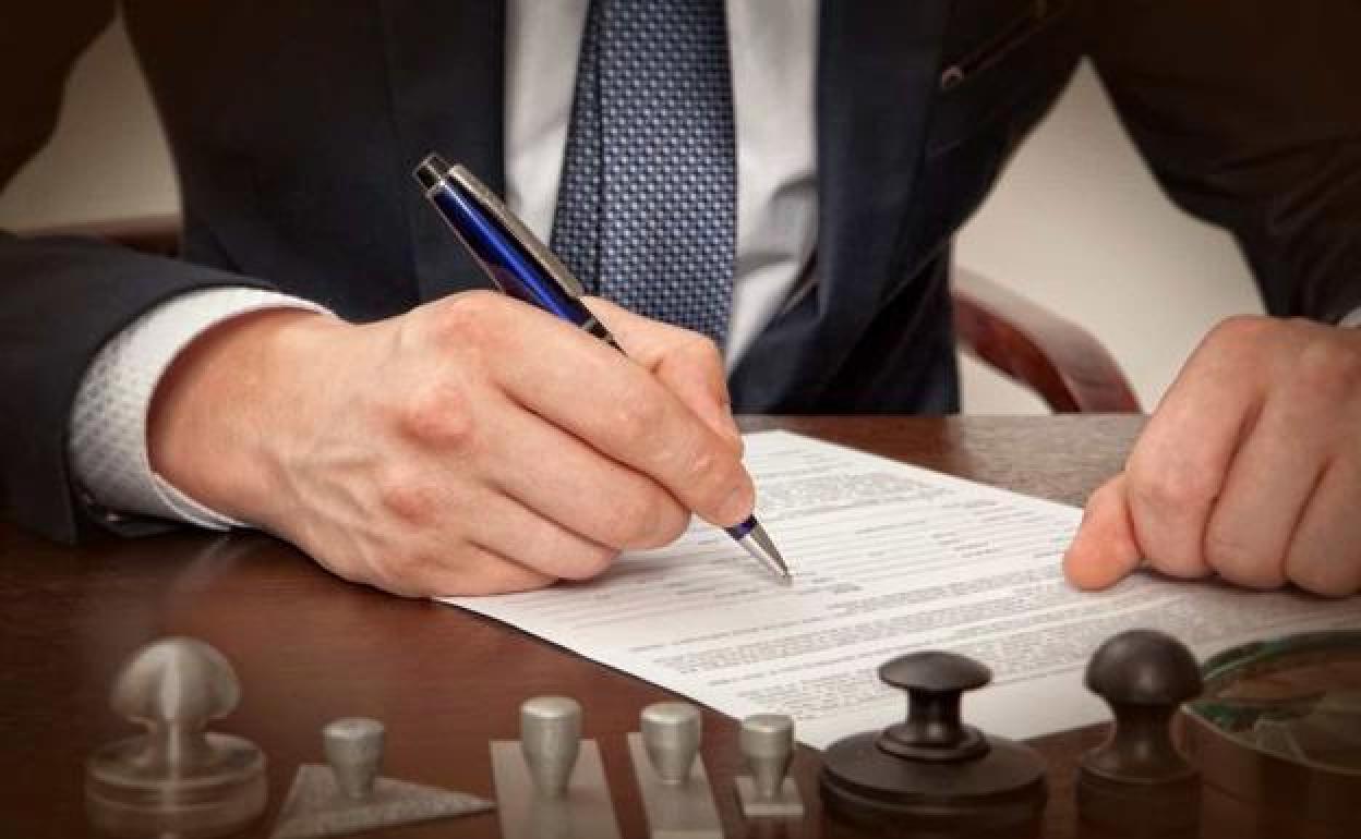 Con la nueva ley los notarios pudieron declarar herederos también a los parientes colaterales, como hermanos, sobrinos, tíos o primos