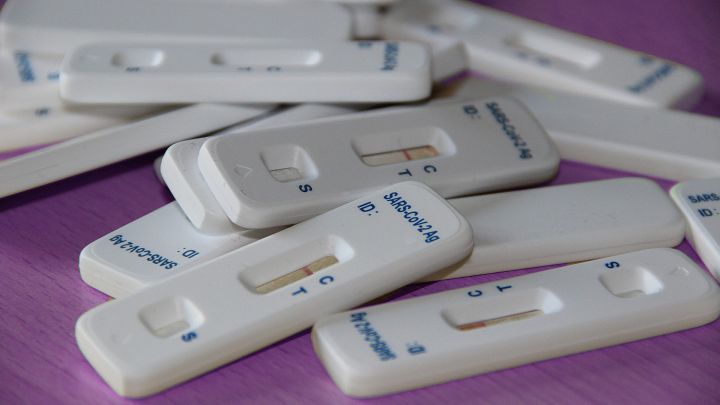 Aumentan las ventas de test covid en las farmacias de León