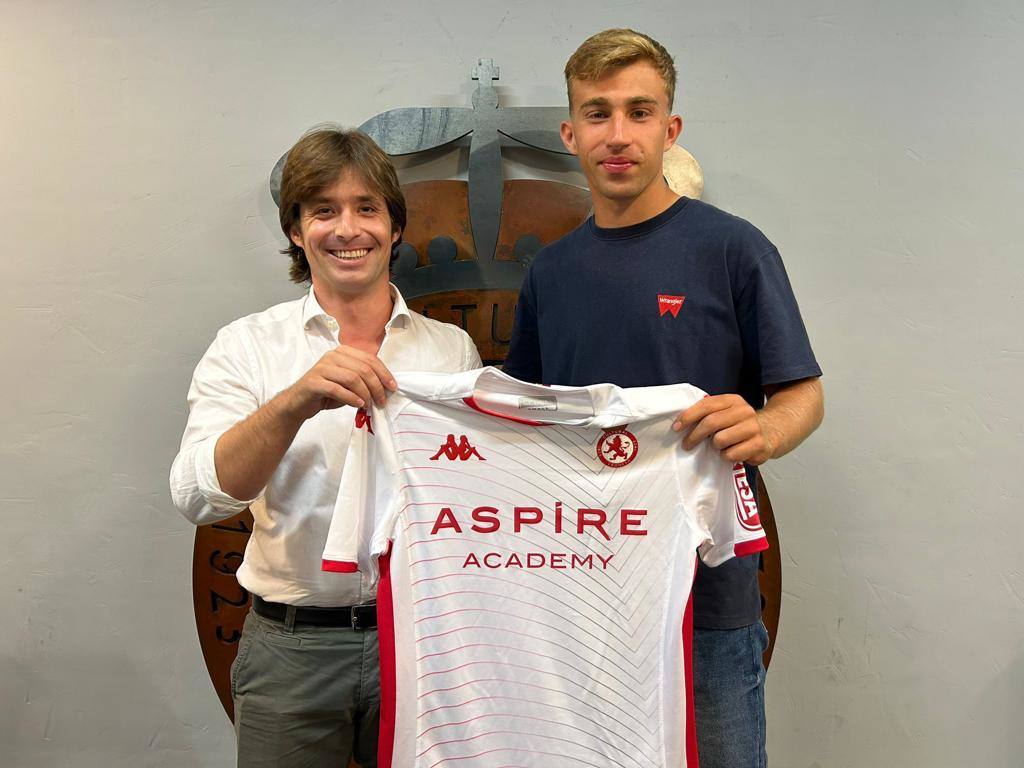 José Manzanera con Rodri Suárez posan con la nueva camiseta.