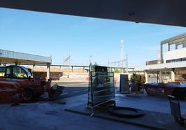 Las máquinas siguen presentes en el exterior de la estación de autobuses de la capital leonesa