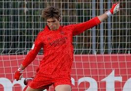 Fran González en un partido con el Real Madrid Juvenil.