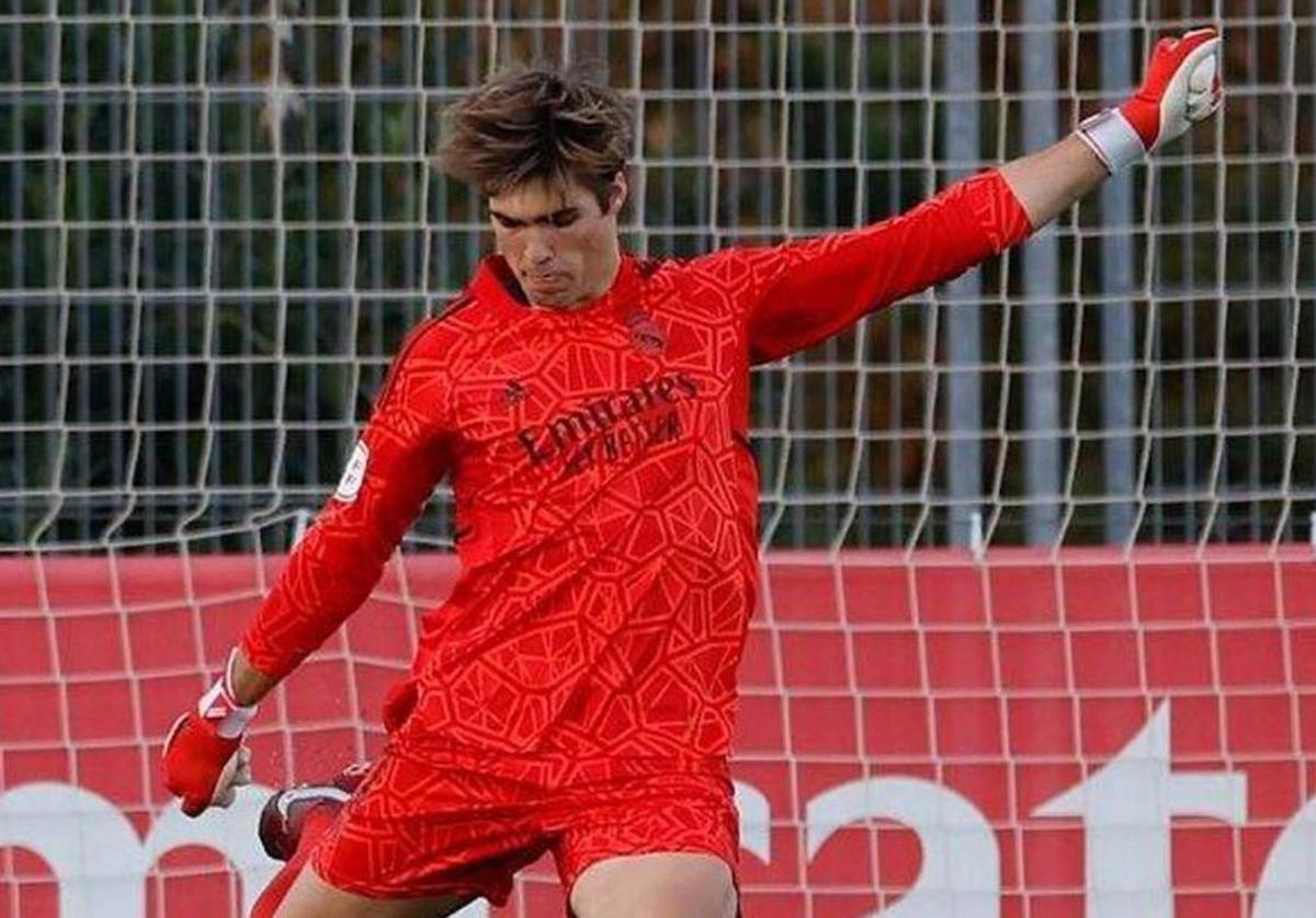 Fran González en un partido con el Real Madrid Juvenil.