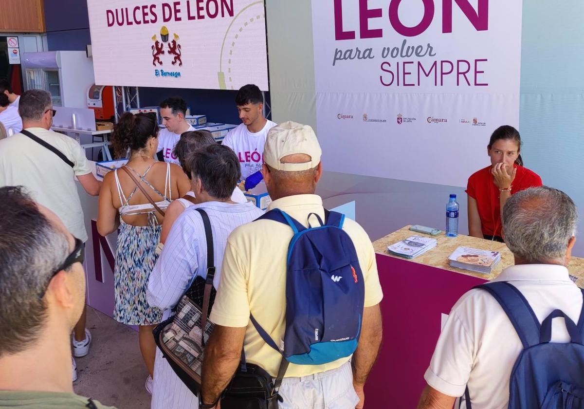 León presente en la primera jornada de la feria.