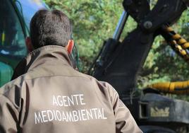 Imagen de archivo agente medioambiental.