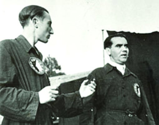 El leonés Luis Sáenz de la Calzada junto con Federico García Lorca.