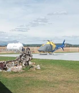 Imagen secundaria 2 - Imagen de las obras y del heicóptero en la base. 