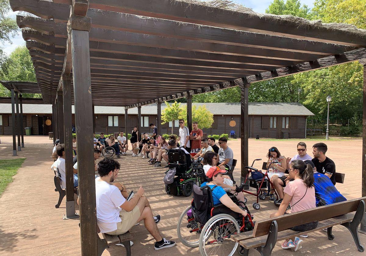 El Bosque de los Sueños ha acogido a más de medio centenar de jóvenes europeos que han participado en el encuentro juvenil 'Incluniverse'.