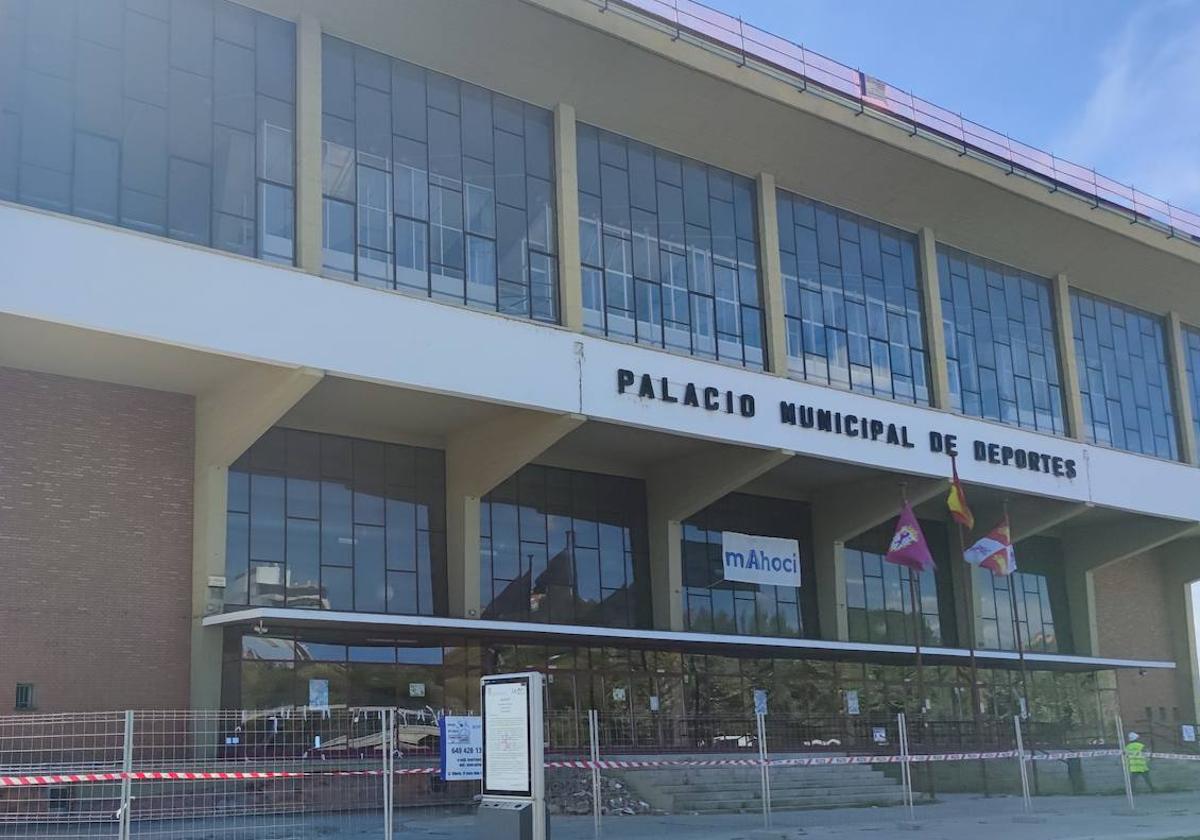 Las obras a las que se está sometiendo el Palacio de los Deportes de León.