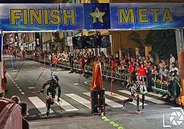 Llegadas a meta durante la carrera de la Xamascada.