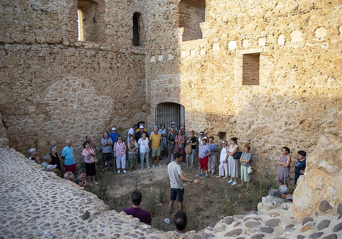 Visita al castillo de Alcuetas.