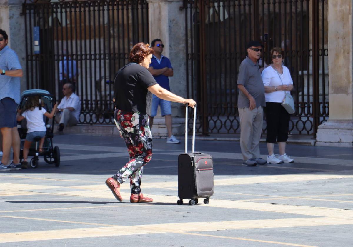 Turistas en León en verano