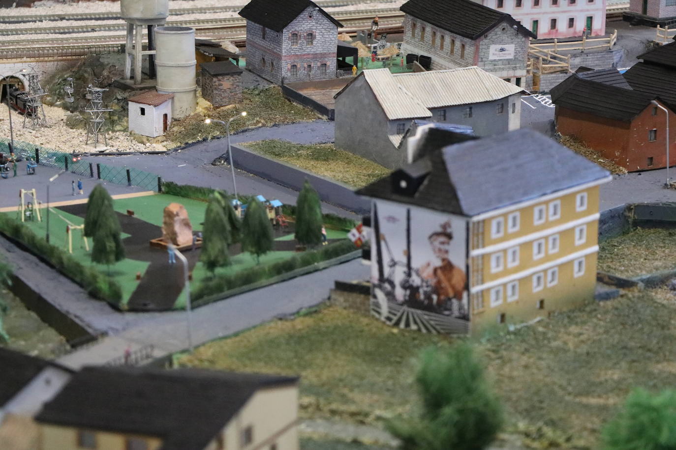 Villagatón convierte siete vagones de tren en alojamientos turísticos