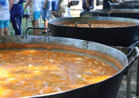 Imagen secundaria 1 - Alubiada en Laguna de Negrillos en 2023