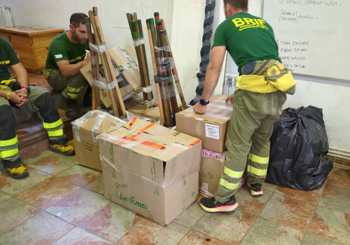 Bomberos de la Brif de Tabuyo preparan su viaje a Tenerife.