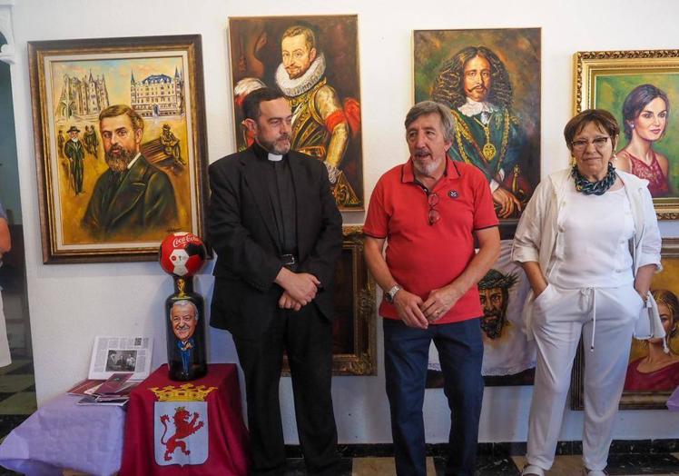 Imagen principal - El pintor leonés Luis Zotes inauguró su nuevo estudio