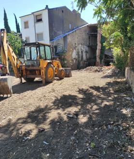 Imagen secundaria 2 - Casa Gil completa la limpieza del futuro Jardín Romántico del Bierzo