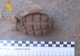 Destruidas dos granadas de mano de la Guerra Civil en Congosto