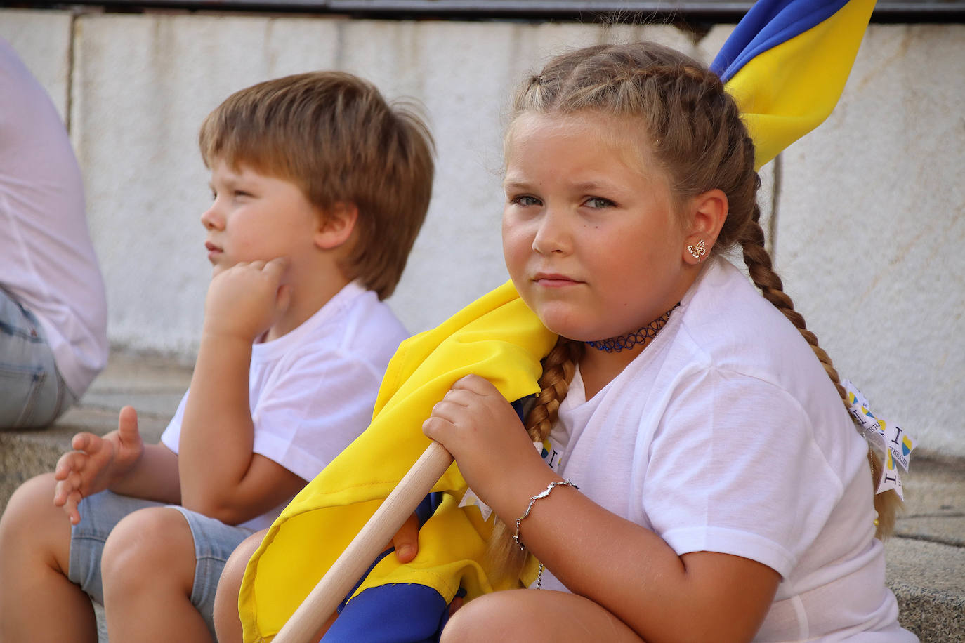 Imagen de unos niños ucranianos presente en la concentración.