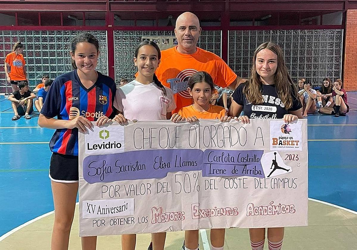 Más de 220 jugadores dan lustre al Campus 'Pienso en Basket' del Reino de León