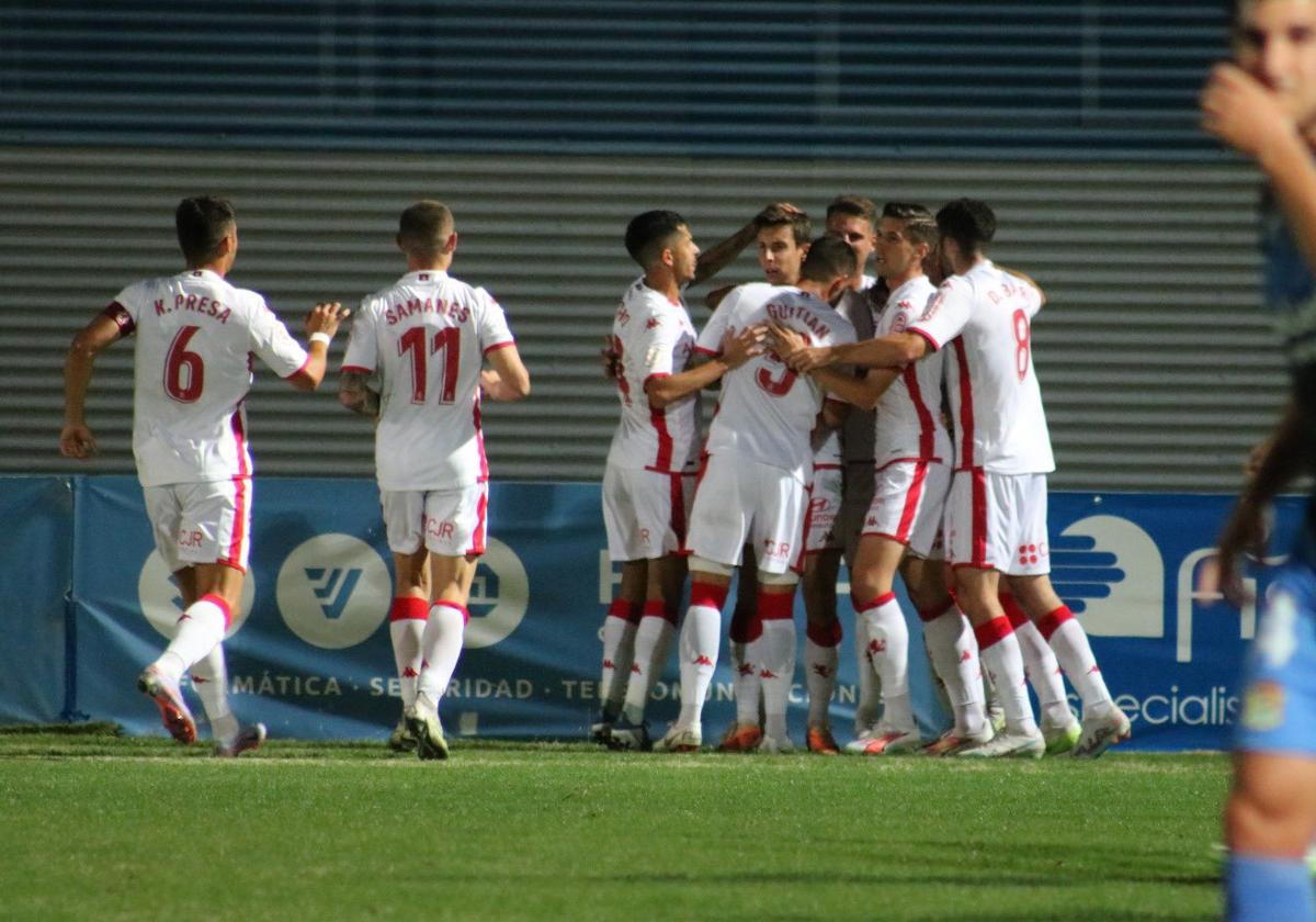 Los jugadores de la Cultural celebran el gol de Guillermo.