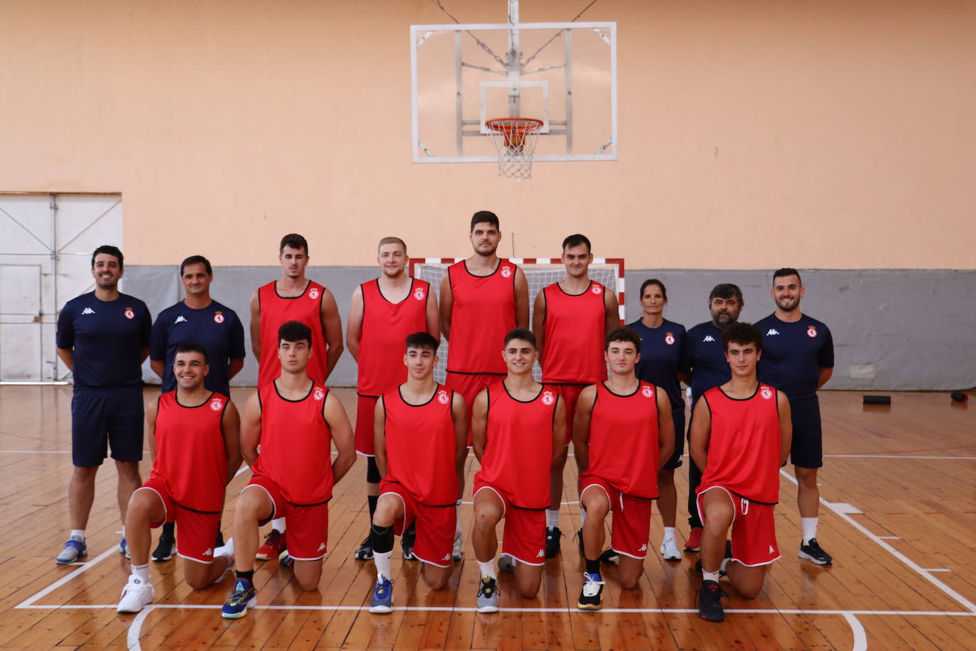 La plantilla al completo de la Cultural y Deportiva Leonesa de baloncesto para la temporada 2023/24.