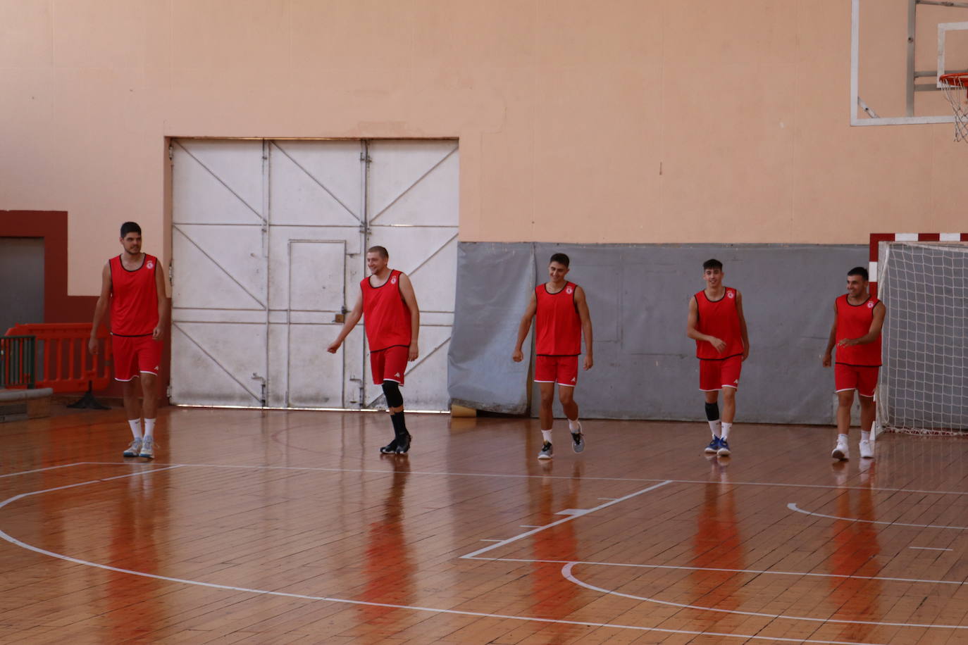 Jugadores de la Cultural en el primer entrenamiento.