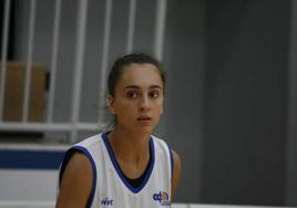 María Núñez en un entrenamiento con el equipo.