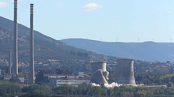 Adiós a la térmica de Compostilla: «Es una pena, aquí ha trabajado la mitad del pueblo»