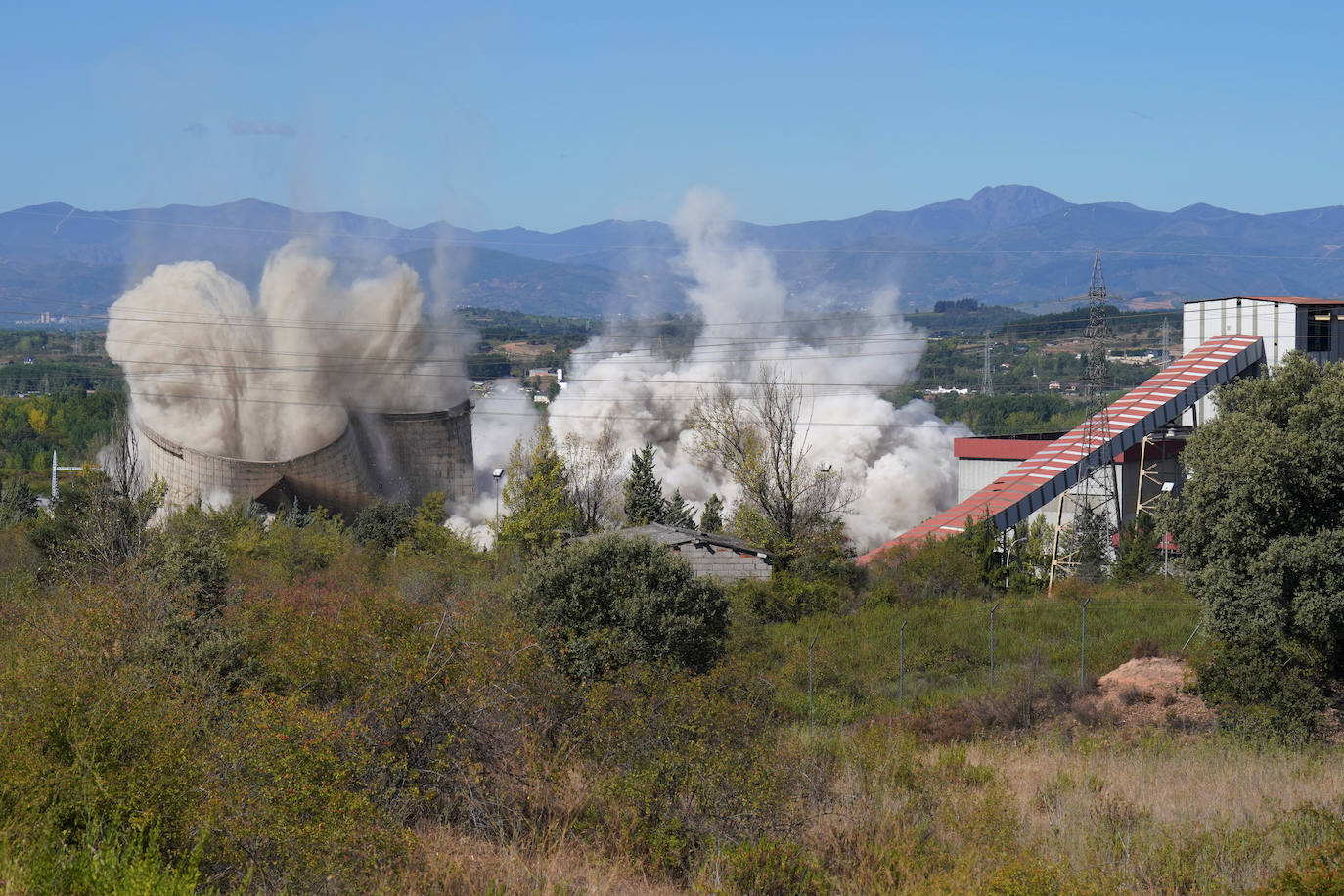 El final del símbolo de la riqueza industrial y minera del Bierzo