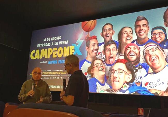 Jesús Vidal en un coloquio de la película Campeonex de los cines Van Gogh.