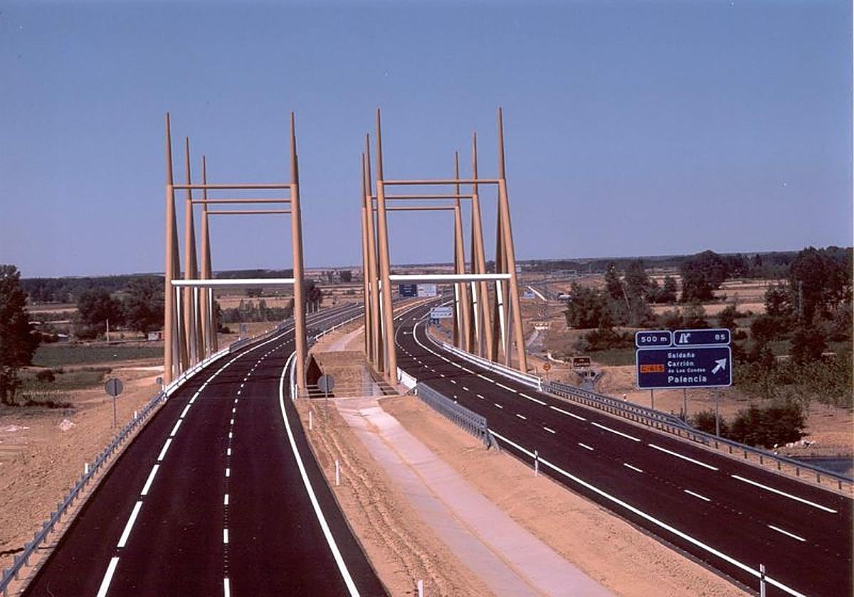El pasado 13 de julio se suscribieron los dos contratos de conservación de la autovía,