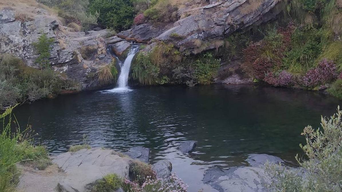 Cascada natural que baña el río Torío en la provincia de León.