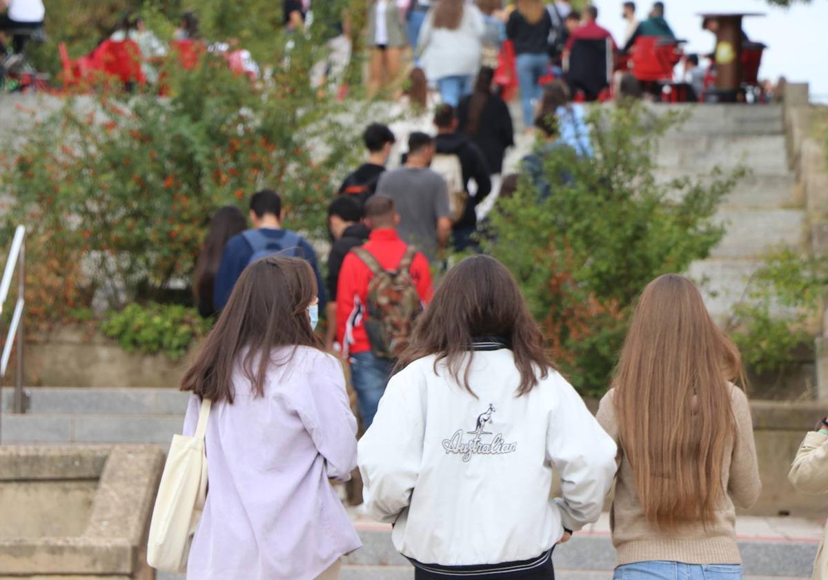 Estudiantes universitarios el septiembre pasado en Vegazana.