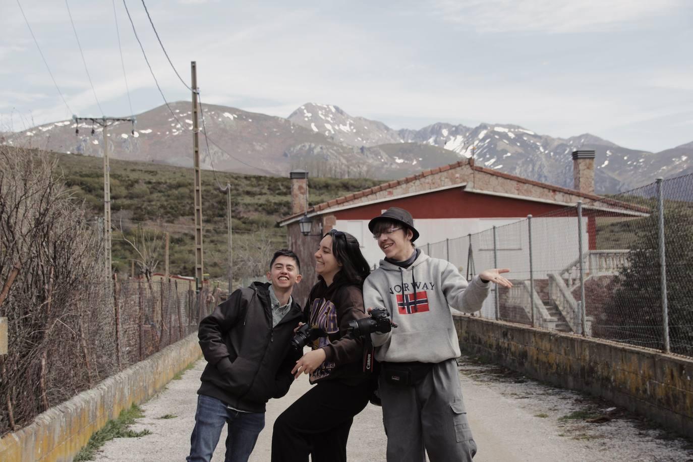 El equipo de grabación del documental en Camposolillo.