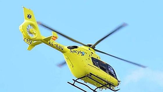 Evacúan en helicóptero a un motorista herido en Acebedo