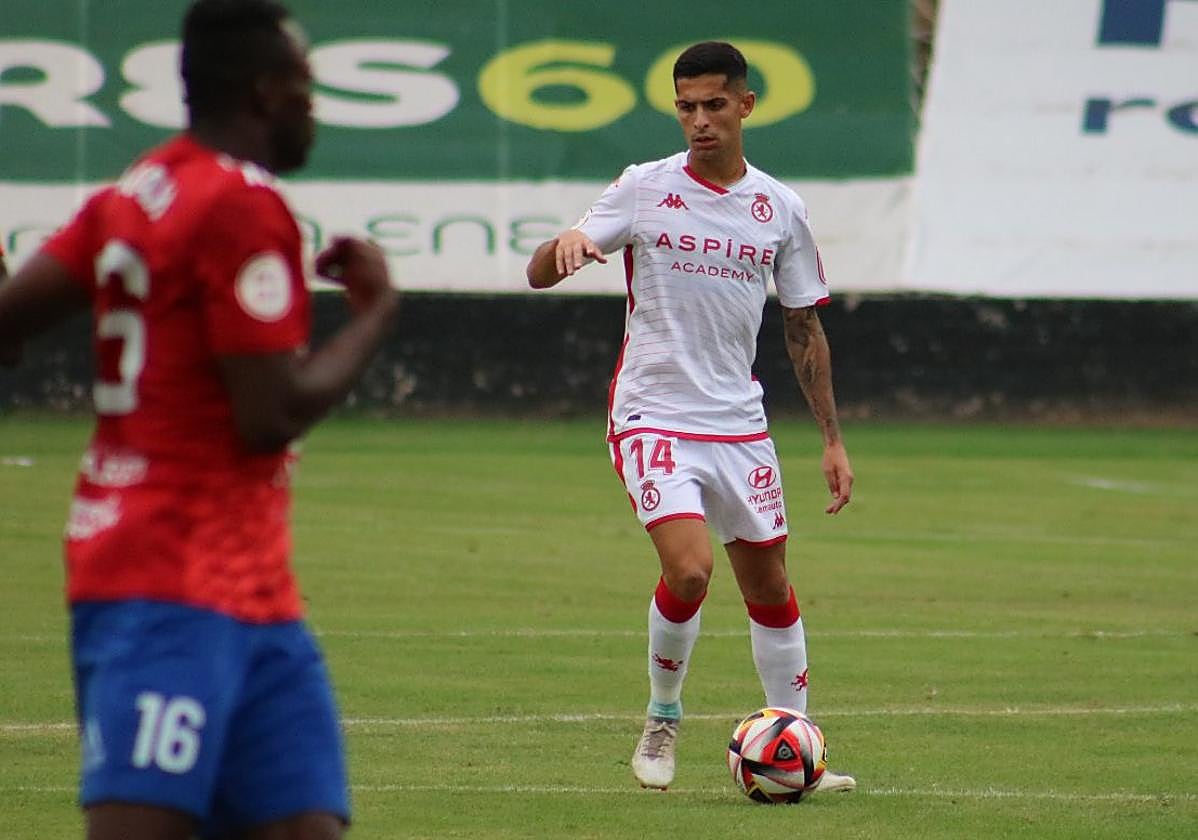 Bicho, en una acción del partido.