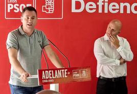 El secretario general del PSOE de León, Javier Alfonso Cendón en la Fiesta de la Rosa, en Boñar