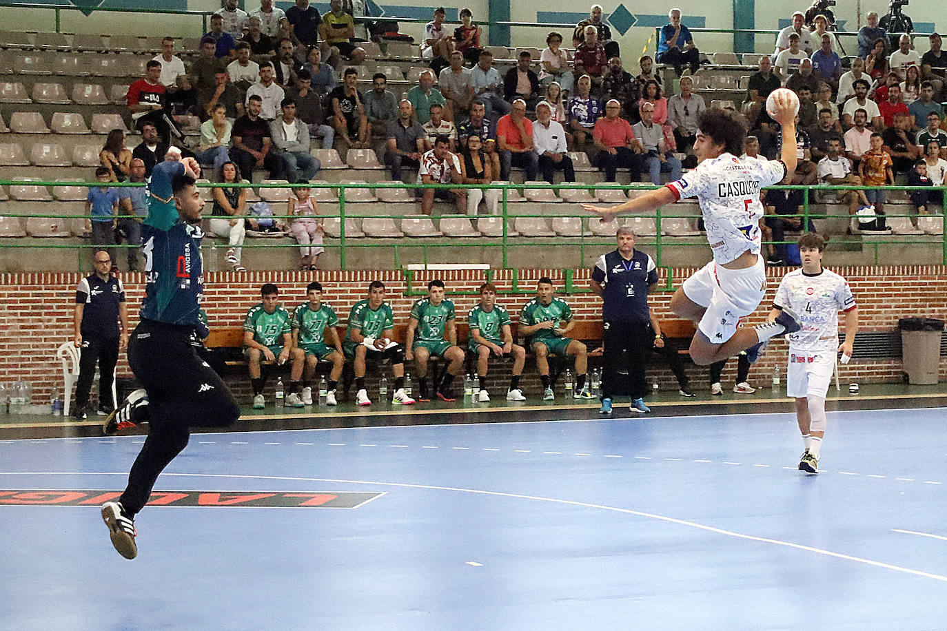 El Abanca Ademar empieza empatando en Astorga