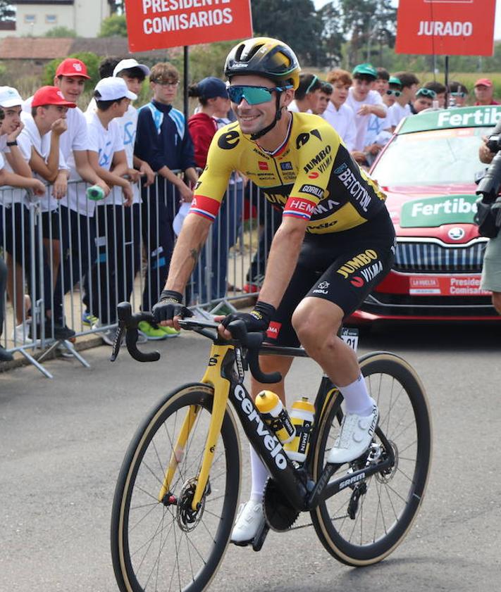 Imagen secundaria 2 - Arriba, ciclistas de Benavente; en el medio, Vingegaard; abajo, Roglic.