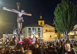 Procesión de la Exaltación de la Cruz por las calles de León.