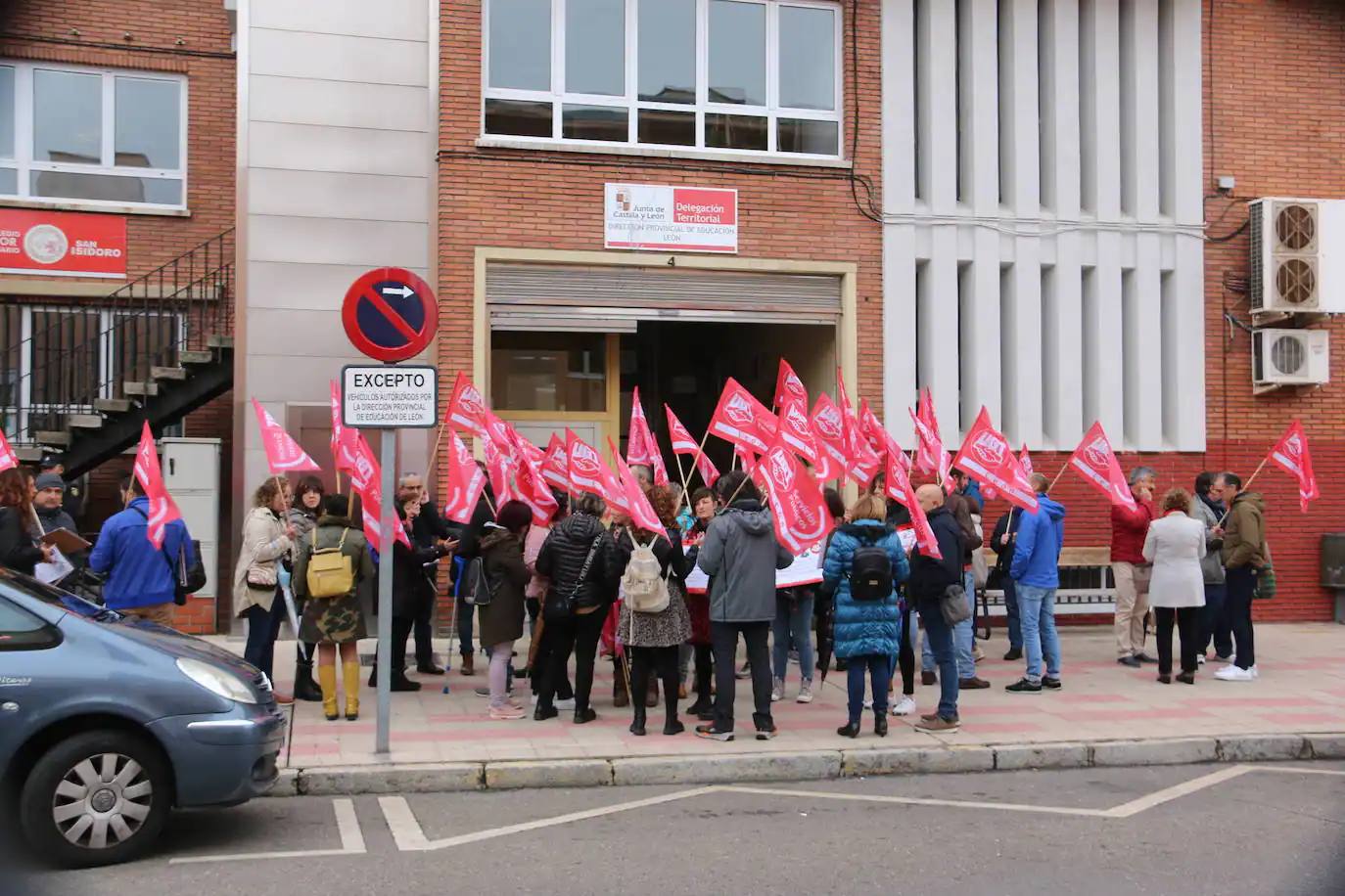 Imagen de archivo de una protesta frente a la Dirección Provincial de Educación.